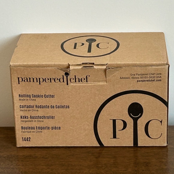 PAMPERED CHEF ROLLING COOKIE CUTTER #1442 ~ CIRCLE HEART FLUTED ATTACHMENTS - Picture 2 of 5